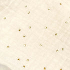 Musselin wit met gouden stipjes stof, mandje geproduceerd door Bewel