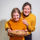 Notenkrak uit atelier MarkSaam toont gekraakte noten