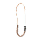 Studiofoto maternoster grijs zwart