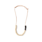 Studiofoto maternoster wit zwart